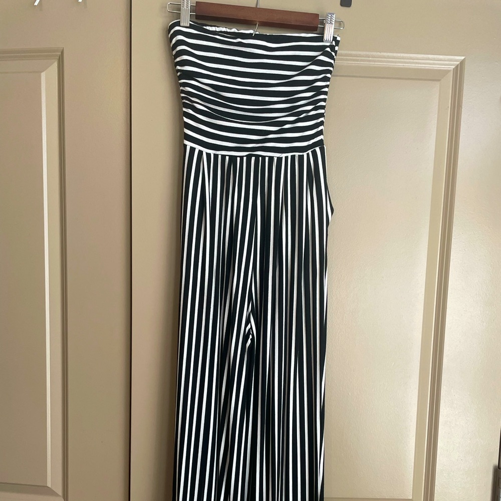 Black & White vertical strapless romper